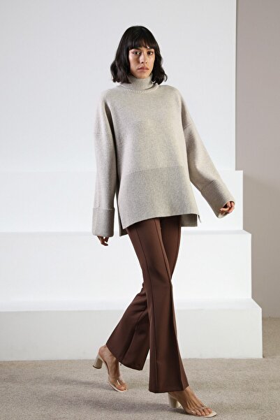 Ferraro A.Beige Long Sleeve Women's Knitwear Sweater with Slit Turtlenecks on the Sides and Cashmere
