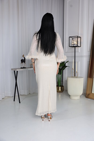 berlanty Long evening satin dress with sequin embellishment and feather-trimmed sleeves - Cream