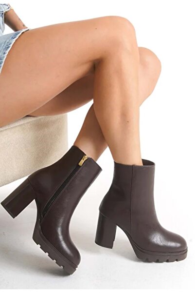 KCMN Feles Thick Heeled Oval Toe Women's Boots Brown