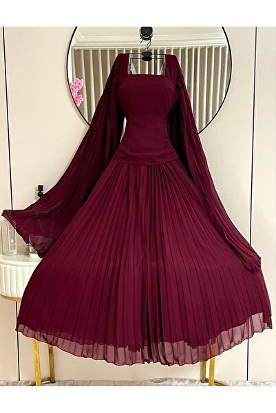 Thara Elegant navy blue flared wedding dress, 6 meters long