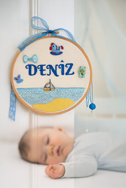 Baby Kişiye Özel İsimli Nakış Kasnağı – Yeni Doğan Bebek Odası ve Hastane Kapı Süsü