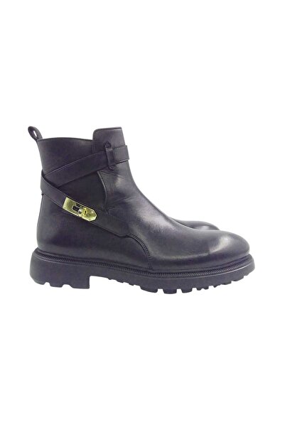 Oneka Shoes حذاء رجالي يومي بمشبك قفل أسود من جلد النابا 422325HKÇ2347