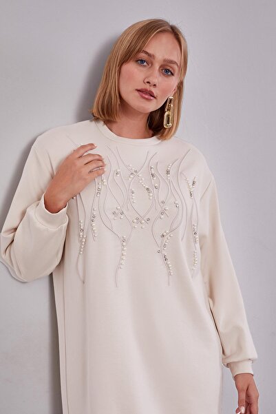 Levidor Cream pulled detailed sweatshirt