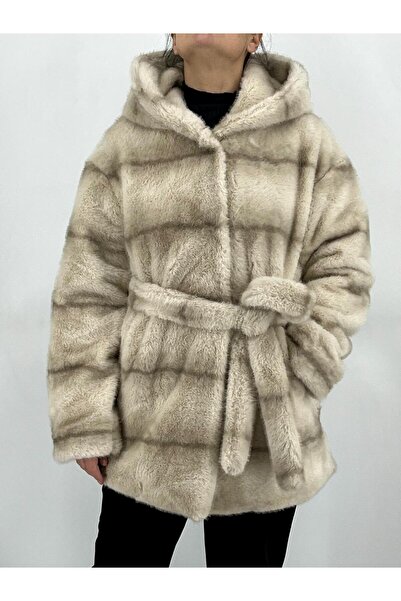 FRANCO FERRI Fur coat with hood