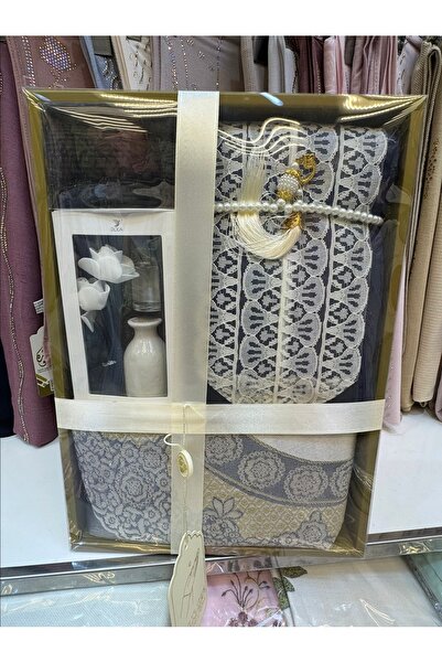 STAYILK DRESSES A luxurious prayer set with an elegant and practical design, presented in a luxurious gift bag.