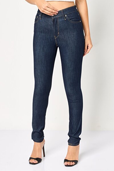 Levi's بنطلون جينز نسائي ضيق قابل للتمدد، أزرق داكن