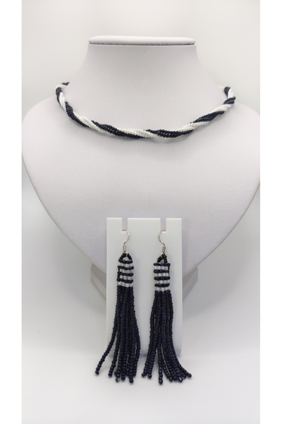 B2Y Black and white necklace and earrings set