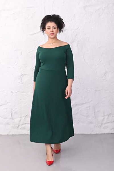 Truva XXL Plus Size Elegance: Emerald Green Boat Neck Three Quarter Sleeve Dress