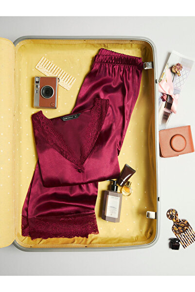 LC Waikiki Σετ γυναικεία πιτζάμα LCW DREAM NEW SEASON με λεπτομέρεια από δαντ...