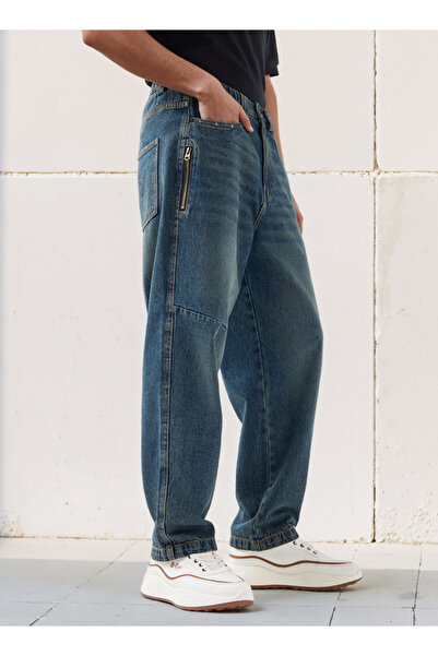 Lee Cooper Men Baggy Fit Mid-Rise Zip Pocket Jeans