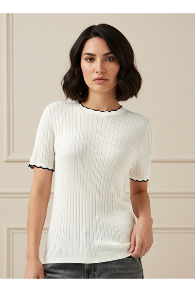 FAV Ribbed Scallop Neck Sweater