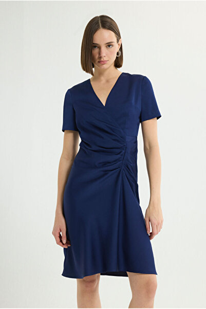 Love My Body Büzgü Detaylı Elbise