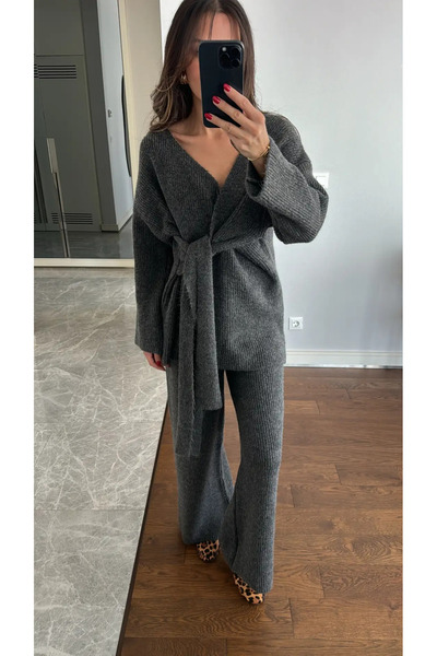 My Blog Costum Selenik cu guler asimetric antracit cu legături - 25-814