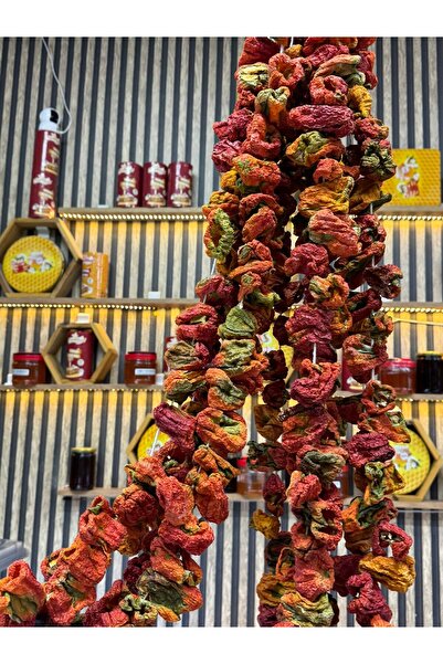 öz vanlılar KÖY TİPİ DOĞAL KURUTULMUŞ DOLMALIK BİBER – 1 bağ (GÜNEŞTE KURUTMA)