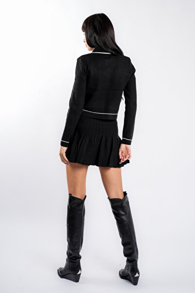 monarh Black suit with contrasting collar