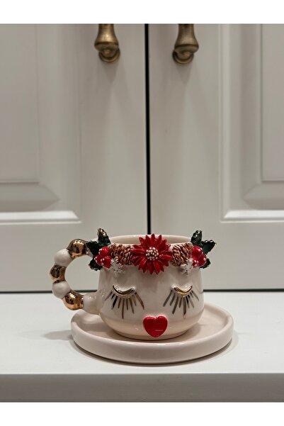 Port Aksesuar Süslü Kız Tasarımlı 24K Altın Dekorlu El Yapımı Seramik Fincan 120mL