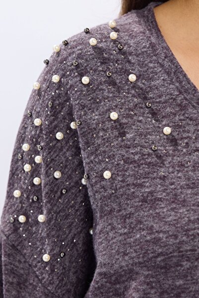 Stil Diva Plus Size V-Neck Long Sleeve Beaded Plush Sweatshirt 285054