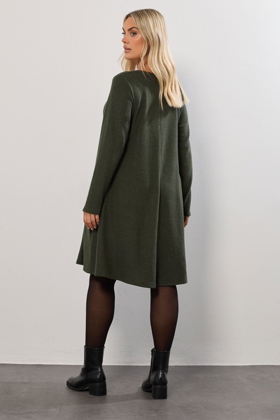 Stil Diva Plus Size Crew Neck Long Sleeve Plush Midi Dress with Pockets 285079