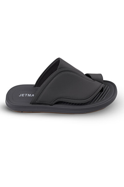 jet man Oriental Gulf sandal with a modern design