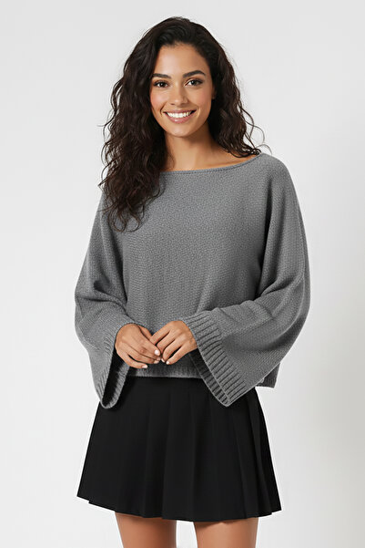 Devinka Women's Gray Batwing Sleeve Soft Texture Boat Neck Knitwear Sweater