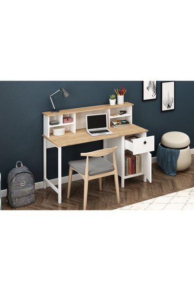 Mashaak Noor Vera-Remy Desk