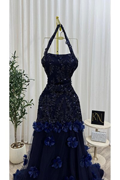 NALA FASHION فستان سهرة فاخر – تصميم هالتر بلون كحلي داكن