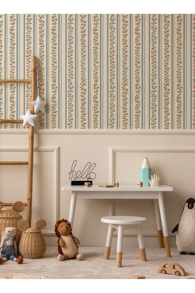 Tasarım Minimal Çiçekler ve Yapraklar Boydan Şeritler Çizim Efektli Bebek & Çocuk Odası Duvar Kağıdı