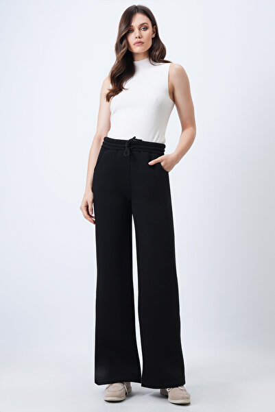 Trend Alaçatı Stili Women's Black Elastic Waist Double Pocket 3 Thread Sweatpants Vs01715