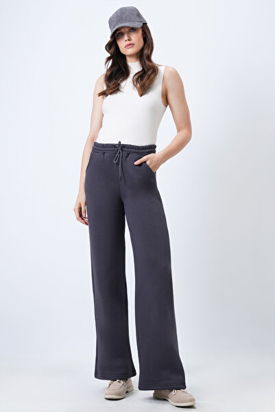 Trend Alaçatı Stili Women's Anthracite Elastic Waist Double Pocket 3 Thread Sweatpants Vs01715