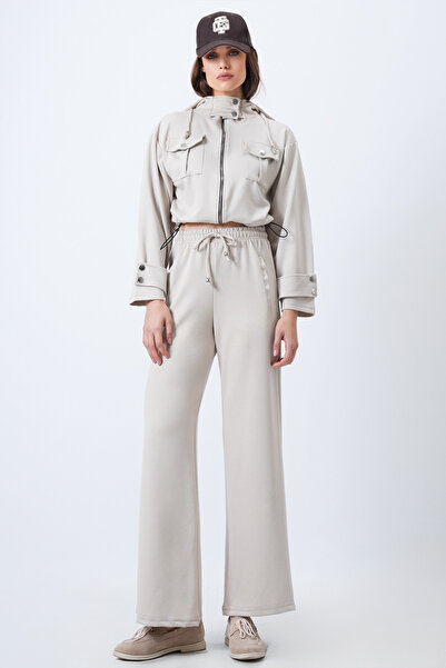 Trend Alaçatı Stili Women's Beige Hooded Double Pocket Jacket and Elastic Waist Trousers Set Vs01710