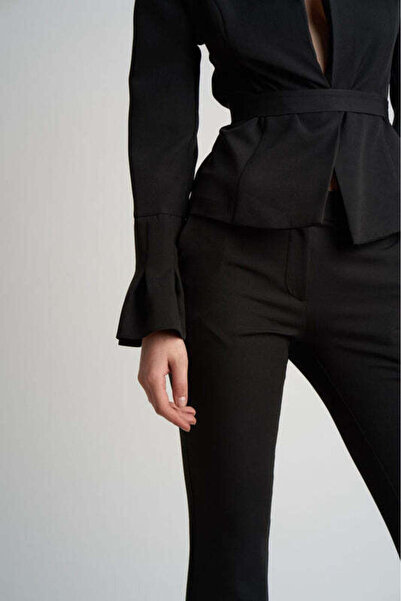 monarh Elegant two-piece suit with wrap jacket and flared trousers