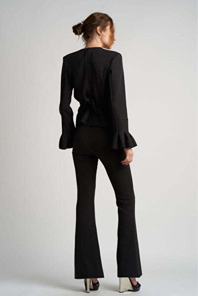 monarh Elegant two-piece suit with wrap jacket and flared trousers