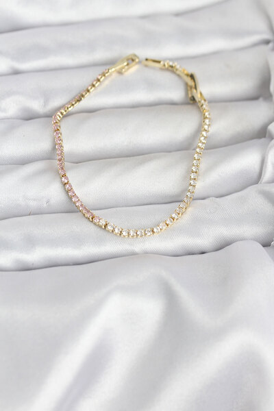 Nehir سوار نسائي من الزركون الوردي والأبيض مرصع بالذهب على شكل مسار مائي للنس...