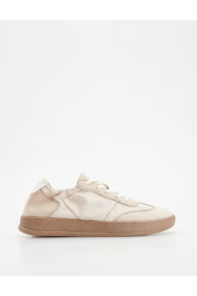 Reserved Sneakers, Cream