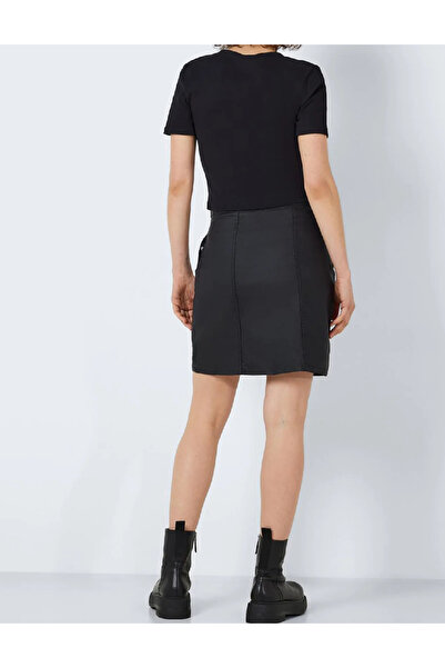 Noisy May Top, Black