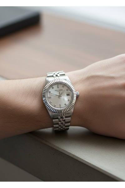 Tom Jones Women's Wristwatch Sz-10029A-4