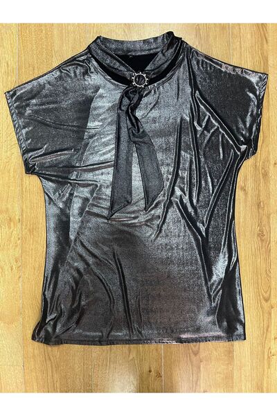 dml giyim Blouse with Brooch