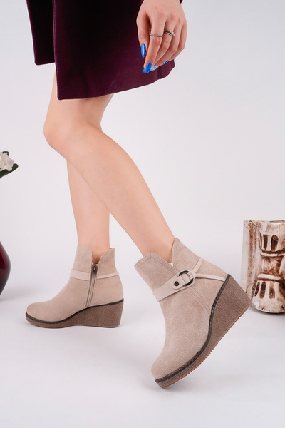 Madam Tarz Μπότες με τακούνι με λεπτομέρεια ζώνης KCl-DL01