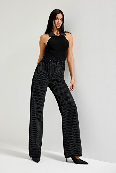 it's basic Women's Black Color T3-1S5-1 Straight Fit High Waist Shiny Sparkling Stone Design Denim Jean