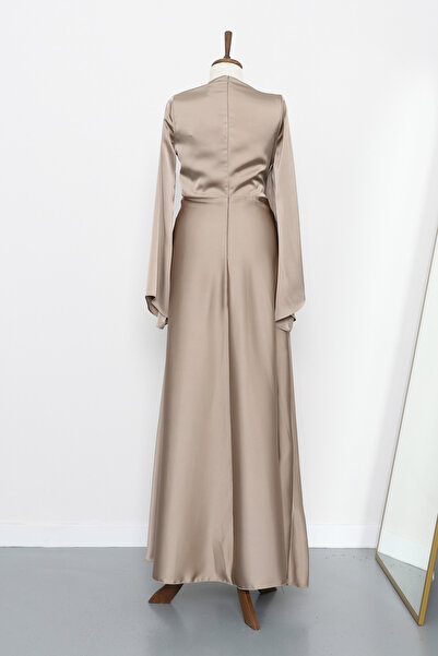 İmajButik Βραδινό φόρεμα ντραπέ σατέν με μπροστινό μανδύα από βιζόν