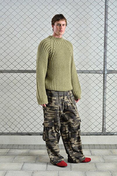 TÜZeMEN Back Printed Knit Premium Sweater