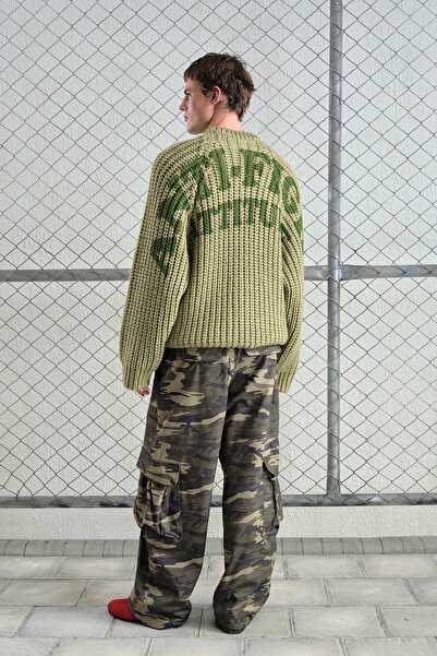 TÜZeMEN Back Printed Knit Premium Sweater