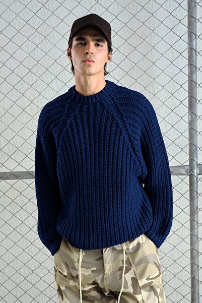 TÜZeMEN Back Printed Knit Premium Sweater