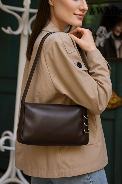 Tandi Bags Cornald Ring Detailed Baguette Bag Brown