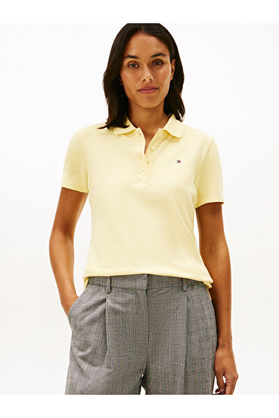 Tommy Hilfiger تي شيرت بولو بيكيه نسائي قصة ضيقة الأصفر من مجموعة ١٩٨٥