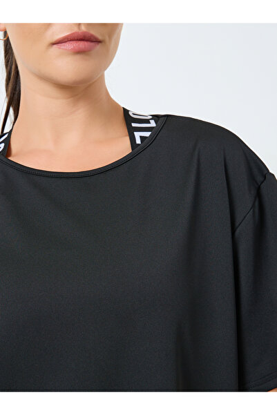 Styli Pack of 3 - Mesh Panel T-Shirt, Crossback Strap Sports Bra and Stitch Detail Leggings