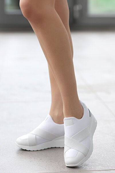 GİNZA SHOES حذاء رياضي كاجوال من تاير 2050 بحزام متقاطع