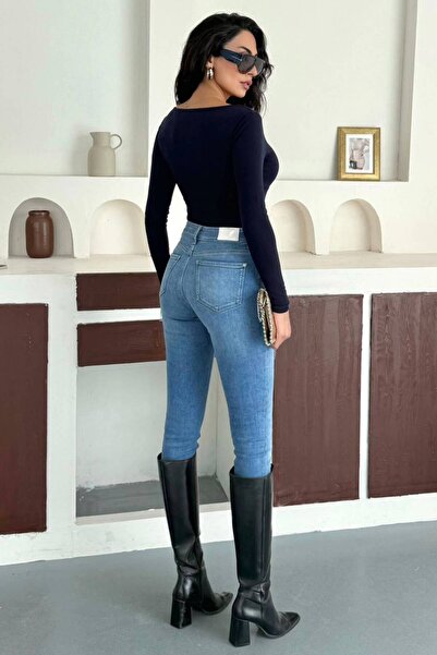 ZISHAN Women's V-Neck Gold Detailed Long Sleeve Blouse – Black, Coffee, White, Burgundy 10136