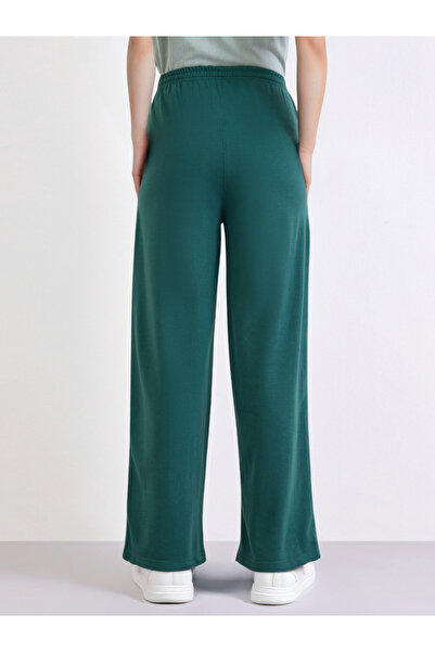 Styli Women Green Wide Leg Joggers