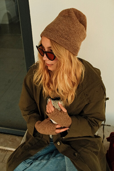 CHUBA Women's Knitwear Beanie and Gloves Two-Piece Set Brown 26W5005